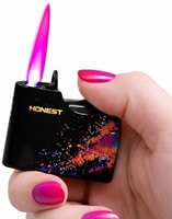 Gaslighter med rød flamme og klassisk design